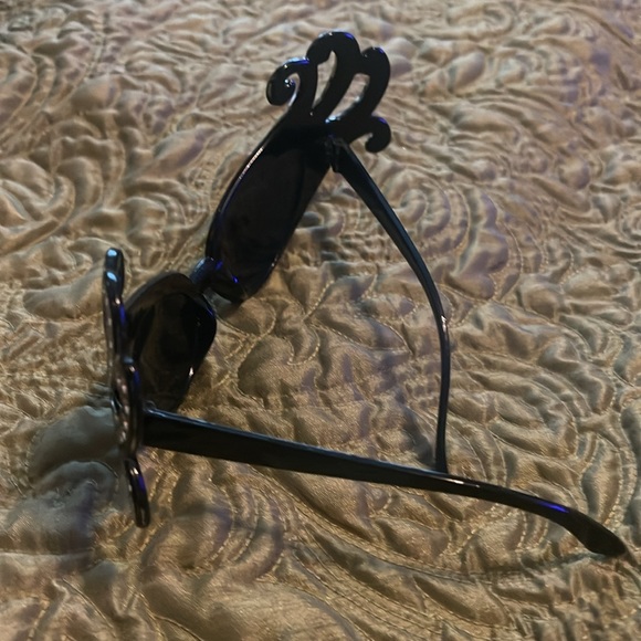 Rhinestone Fashion Sunglasses: Brand New! - Picture 2 of 2